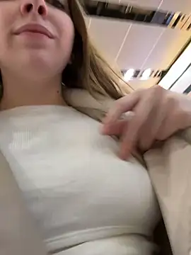 Snapshot of Sunny___Bunny chatting on January 3, 2025, 5:42 pm Sunny Bunny online show from January 3, 2025, 5:42 pm