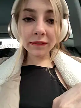 Snapshot of Sunny___Bunny chatting on January 21, 2025, 11:13 am Sunny Bunny online show from January 21, 2025, 11:13 am