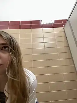 Snapshot of Sunny___Bunny chatting on January 22, 2025, 11:12 am Sunny Bunny online show from January 22, 2025, 11:12 am