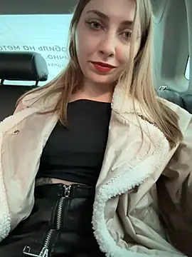 Snapshot of Sunny___Bunny chatting on February 6, 2025, 2:15 pm Sunny Bunny online show from February 6, 2025, 2:15 pm