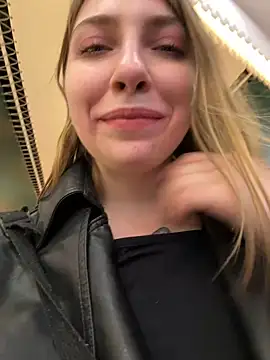 Snapshot of Sunny___Bunny chatting on March 2, 2025, 5:14 pm Sunny Bunny online show from March 2, 2025, 5:14 pm