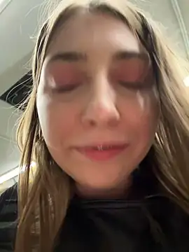 Snapshot of Sunny___Bunny chatting on March 4, 2025, 5:34 pm Sunny Bunny online show from March 4, 2025, 5:34 pm