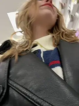 Snapshot of Sunny___Bunny chatting on March 8, 2025, 2:08 pm Sunny Bunny online show from March 8, 2025, 2:08 pm