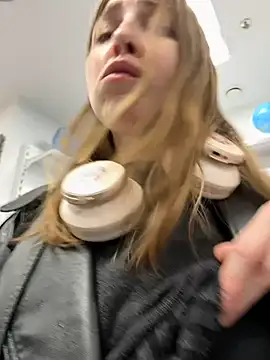 Snapshot of Sunny___Bunny chatting on March 13, 2025, 2:44 pm Sunny Bunny online show from March 13, 2025, 2:44 pm