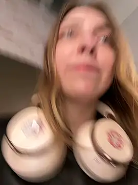 Snapshot of Sunny___Bunny chatting on March 13, 2025, 5:50 pm Sunny Bunny online show from March 13, 2025, 5:50 pm