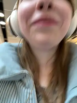 Snapshot of Sunny___Bunny chatting on March 17, 2025, 2:01 pm Sunny Bunny online show from March 17, 2025, 2:01 pm