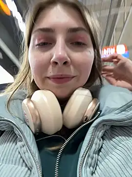 Snapshot of Sunny___Bunny chatting on March 18, 2025, 2:15 pm Sunny Bunny online show from March 18, 2025, 2:15 pm