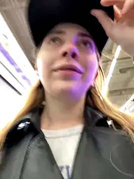 Snapshot of Sunny___Bunny chatting on September 22, 2025, 10:06 am Sunny Bunny online show from September 22, 2025, 10:06 am