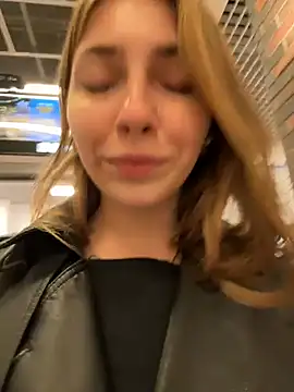 Snapshot of Sunny___Bunny chatting on October 28, 2025, 12:09 pm Sunny Bunny online show from October 28, 2025, 12:09 pm