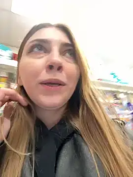 Snapshot of Sunny___Bunny chatting on December 22, 2025, 12:35 pm Sunny Bunny online show from December 22, 2025, 12:35 pm