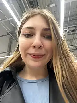 Snapshot of Sunny___Bunny chatting on January 5, 2026, 5:27 pm Sunny Bunny online show from January 5, 2026, 5:27 pm