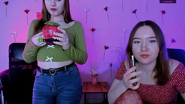 Snapshot of pure_radiance1 chatting on February 18, 2026, 10:11 am pure radiance1 online show from February 18, 2026, 10:11 am