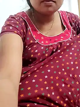 Snapshot of Priya_2222 chatting on December 10, 2024, 11:32 am Priya 2222 online show from December 10, 2024, 11:32 am