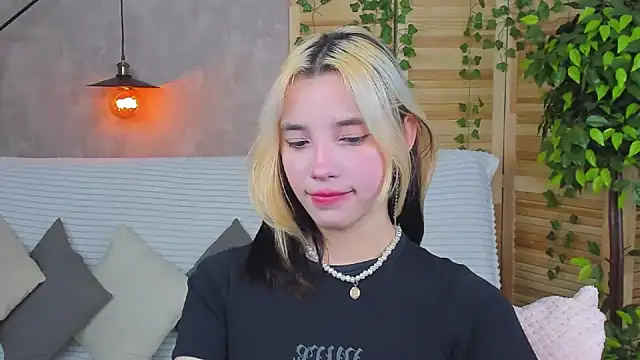 Snapshot of as1an_girlfriend chatting on February 2, 2025, 3:43 am as1an girlfriend online show from February 2, 2025, 3:43 am