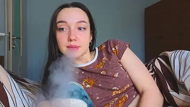 Snapshot of Wild_Sophie_ chatting on January 3, 2025, 8:10 am Wild Sophie online show from January 3, 2025, 8:10 am