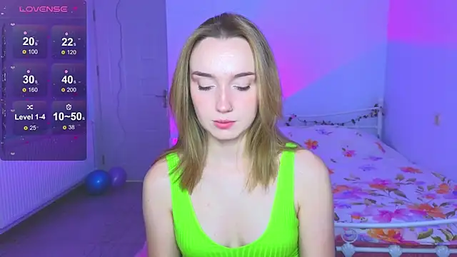 Wild Sophie  online show from December 17, 2025, 4:57 pm