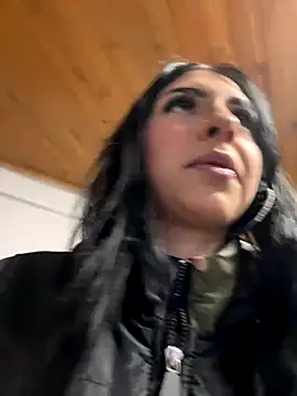 Hilary pinkk online show from October 4, 2025, 2:09 am