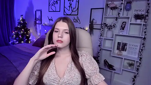 BellaSweetHeart online show from December 11, 2024, 3:05 pm