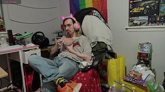 tallnerdyguy online show from April 17, 2026, 1:41 am