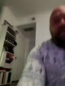 Strong Bear89 online show from December 24, 2024, 4:11 am