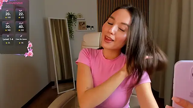 margeriTirell online show from September 16, 2025, 2:56 am