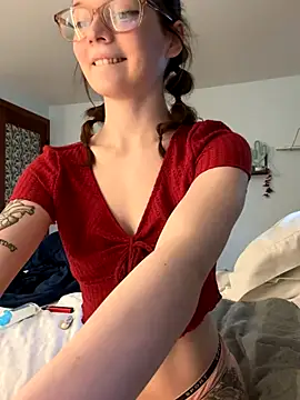 Snapshot of dreamteemergirl chatting on November 3, 2025, 6:53 pm dreamteemergirl online show from November 3, 2025, 6:53 pm