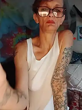 ivylee31 online show from June 23, 2026, 6:39 pm