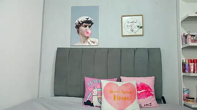 naughtyloverss online show from February 1, 2026, 2:15 pm