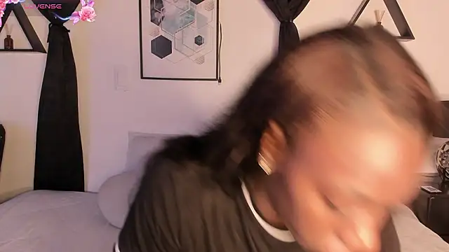 Khenta Michells online show from February 17, 2026, 10:23 am