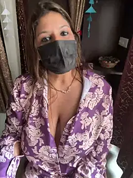 Snapshot of Reena_Darlinggg chatting on January 3, 2025, 6:55 am Reena Darlinggg online show from January 3, 2025, 6:55 am