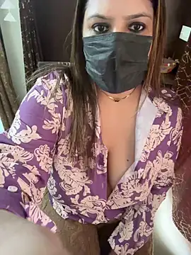 Snapshot of Reena_Darlinggg chatting on January 7, 2025, 6:16 am Reena Darlinggg online show from January 7, 2025, 6:16 am