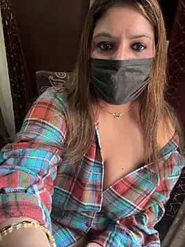 Snapshot of Reena_Darlinggg chatting on January 9, 2025, 6:27 am Reena Darlinggg online show from January 9, 2025, 6:27 am