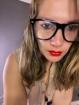 gwen ashly online show from April 6, 2026, 8:43 pm