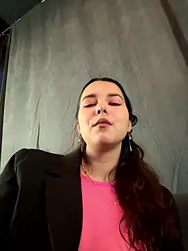 PoppyRobinson online show from December 5, 2024, 12:11 pm