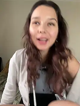 PoppyRobinson online show from December 15, 2024, 8:19 am