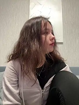 PoppyRobinson online show from December 27, 2024, 8:35 am