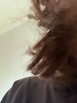 PoppyRobinson online show from January 16, 2025, 8:11 am