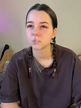 PoppyRobinson online show from January 17, 2025, 11:17 am