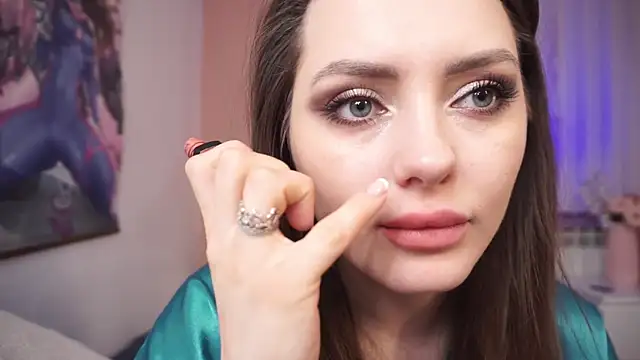 Tender Amber online show from February 28, 2025, 7:58 am