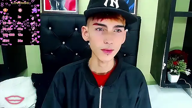 ttimy x boy online show from March 11, 2025, 7:25 pm