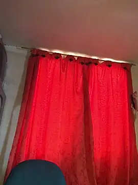 Miss oliviaa online show from October 16, 2025, 2:51 pm