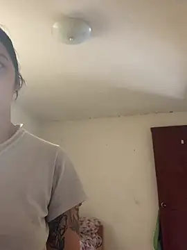 Miss oliviaa online show from November 25, 2025, 5:02 pm