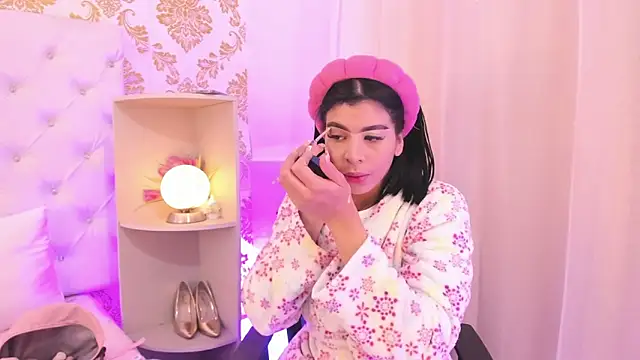 emaa lambert online show from February 18, 2026, 11:50 am