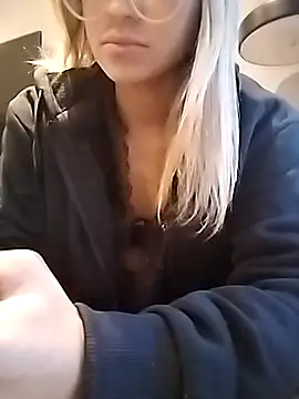 Snapshot of fofinhaa12 chatting on September 15, 2025, 6:19 pm fofinhaa12 online show from September 15, 2025, 6:19 pm