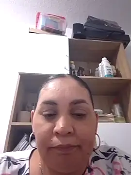 Snapshot of MirandaSoto chatting on January 27, 2025, 2:46 pm MirandaSoto online show from January 27, 2025, 2:46 pm
