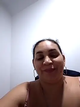 Snapshot of MirandaSoto chatting on January 29, 2025, 3:33 am MirandaSoto online show from January 29, 2025, 3:33 am
