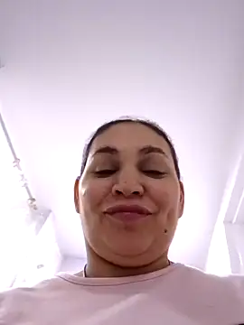 Snapshot of MirandaSoto chatting on February 22, 2025, 3:47 pm MirandaSoto online show from February 22, 2025, 3:47 pm