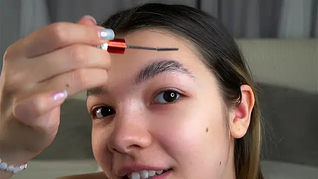 VeronaAppleberry online show from December 2, 2025, 11:04 am