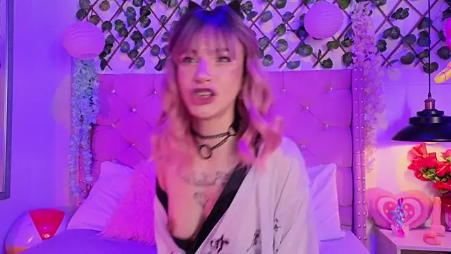 lauren evans96 online show from November 11, 2025, 1:27 am