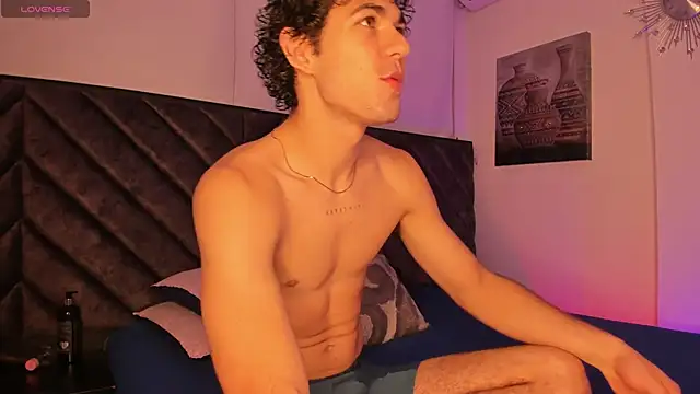 Luca ferrer  online show from December 13, 2024, 5:16 am